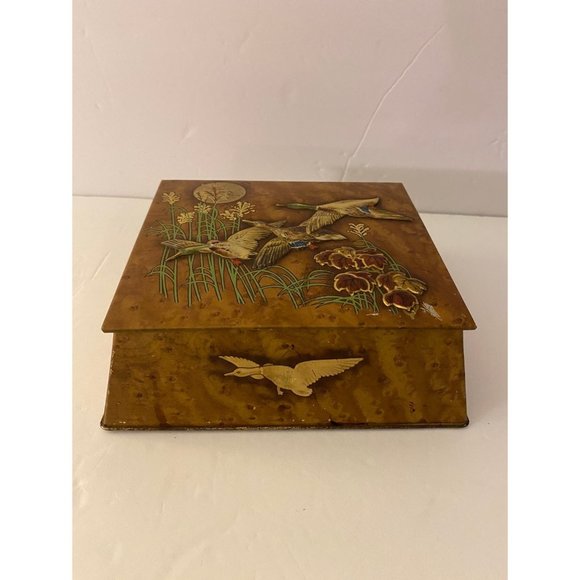 Flying Ducks Vintage Metal Tin Keepsake Jewelry Trinket Box Made in England - Picture 2 of 7